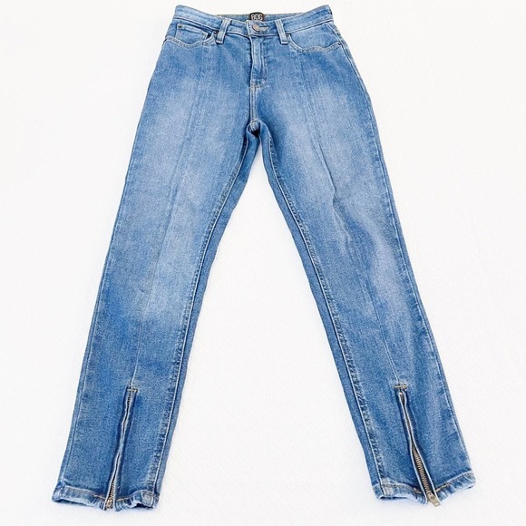 BDG Girlfriend High-Rise Dark Wash Denim Split Zippered Hem Jeans SZ27 MINT - Picture 4 of 9